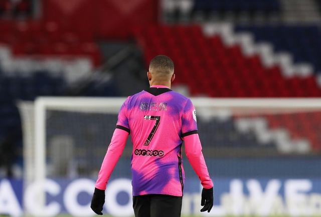 三人将基于 三人将基于